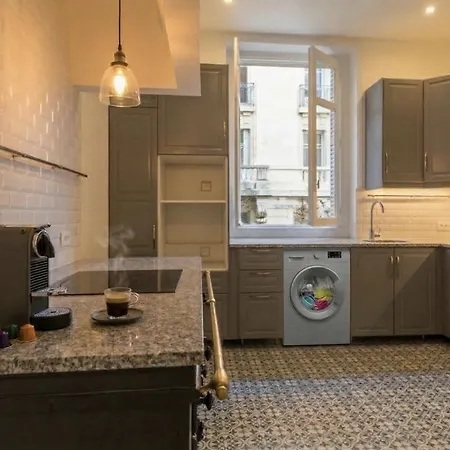 Grenelle Gros Cailloux * Paris